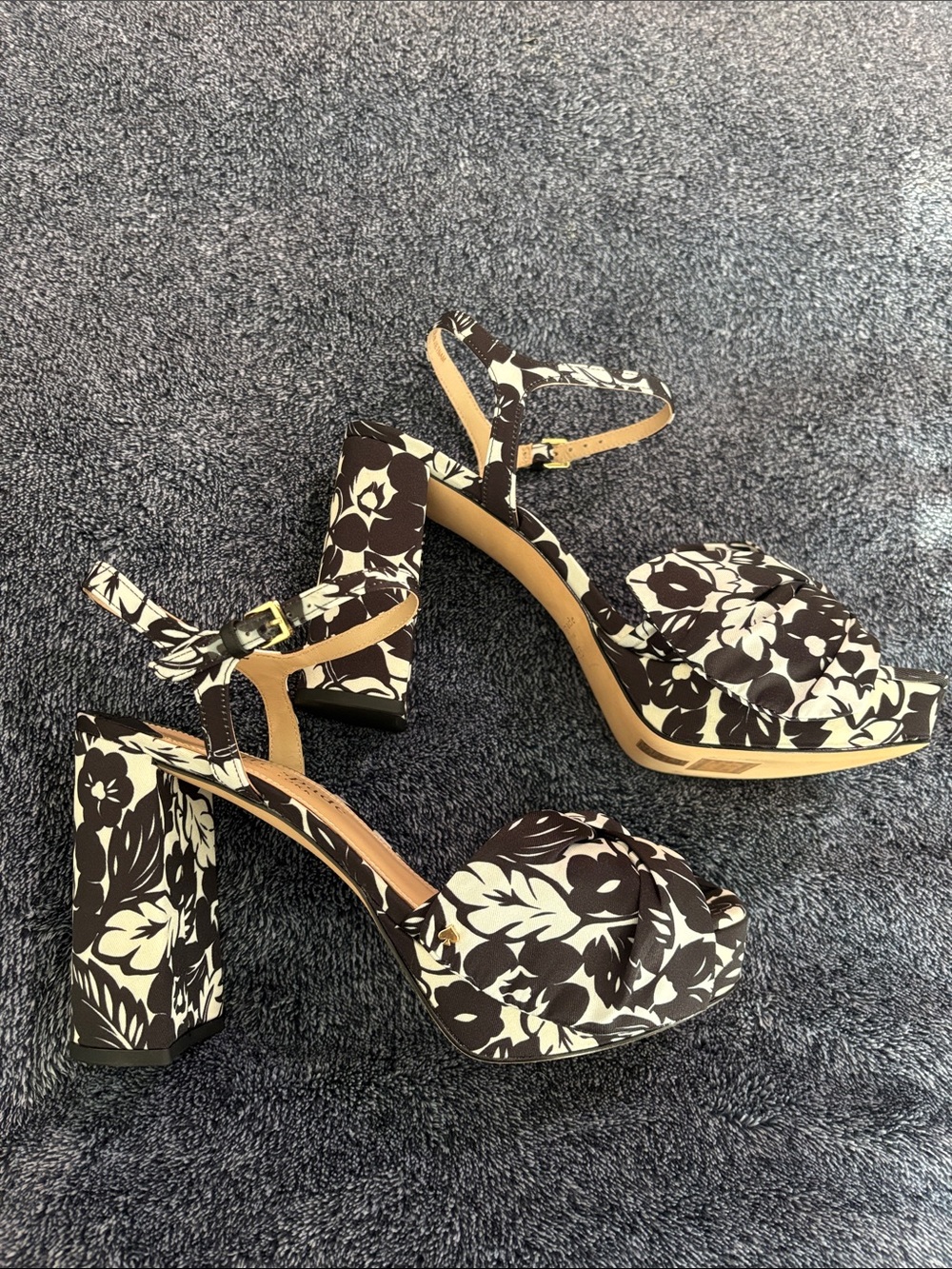 Kate Spade Bow Heels - Picture 6 of 7